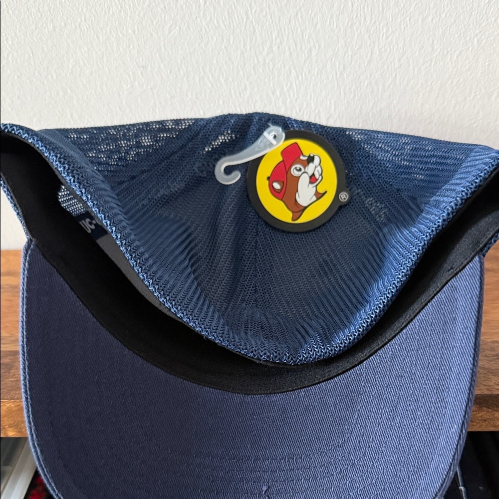 Navy Blue Cap with  Bucees logo NWT - Picture 2 of 4